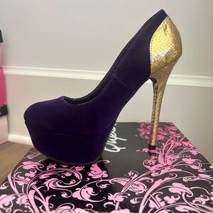 BNIB- Qupid Purple Velvet Pumps- Style Miriam- Size 6